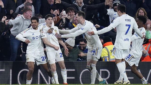 Leeds Leave It Late To See Off Hull And Climb Into EFL Championship Top Two