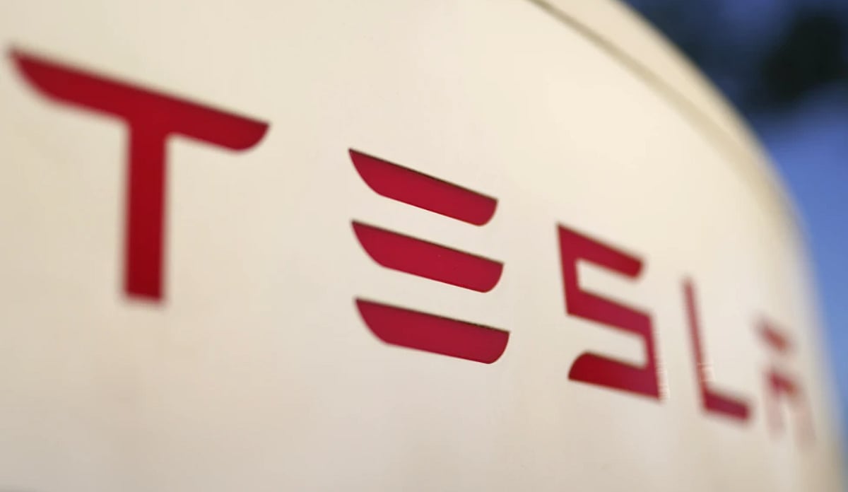 US questions Tesla Autopilot driving system - AP