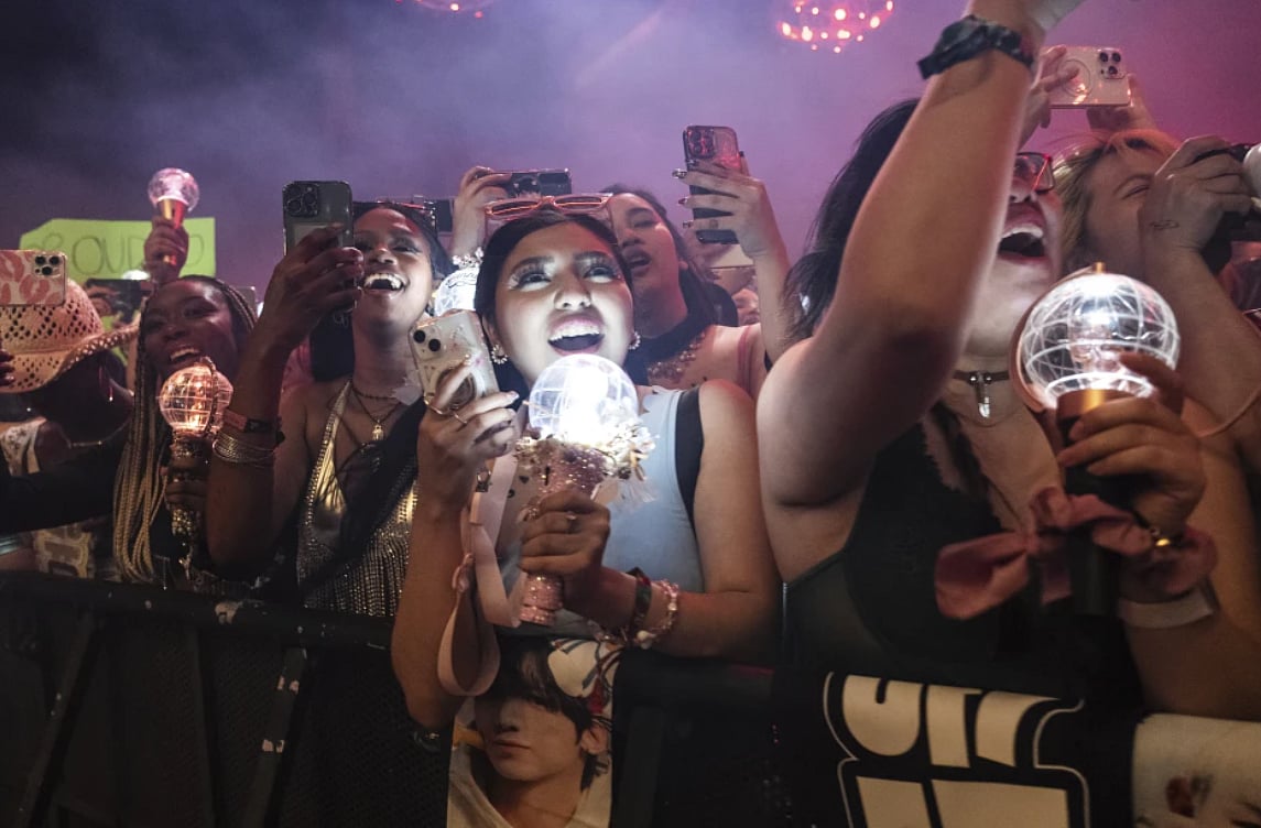 AP : Coachella Struck By Minor Earthquake