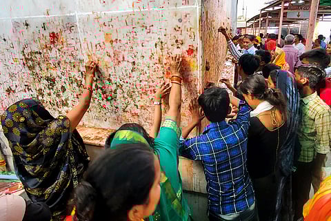 Devotees during Chaitra Navrati in Karauli