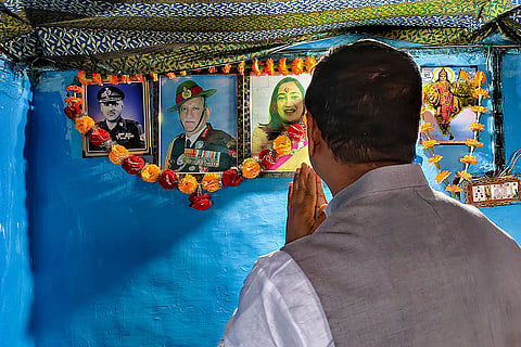 Anil Baluni at Vipin Rawat's house