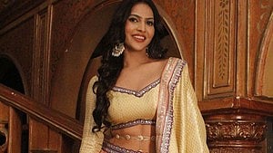 Instagram : Naqiyah Haji