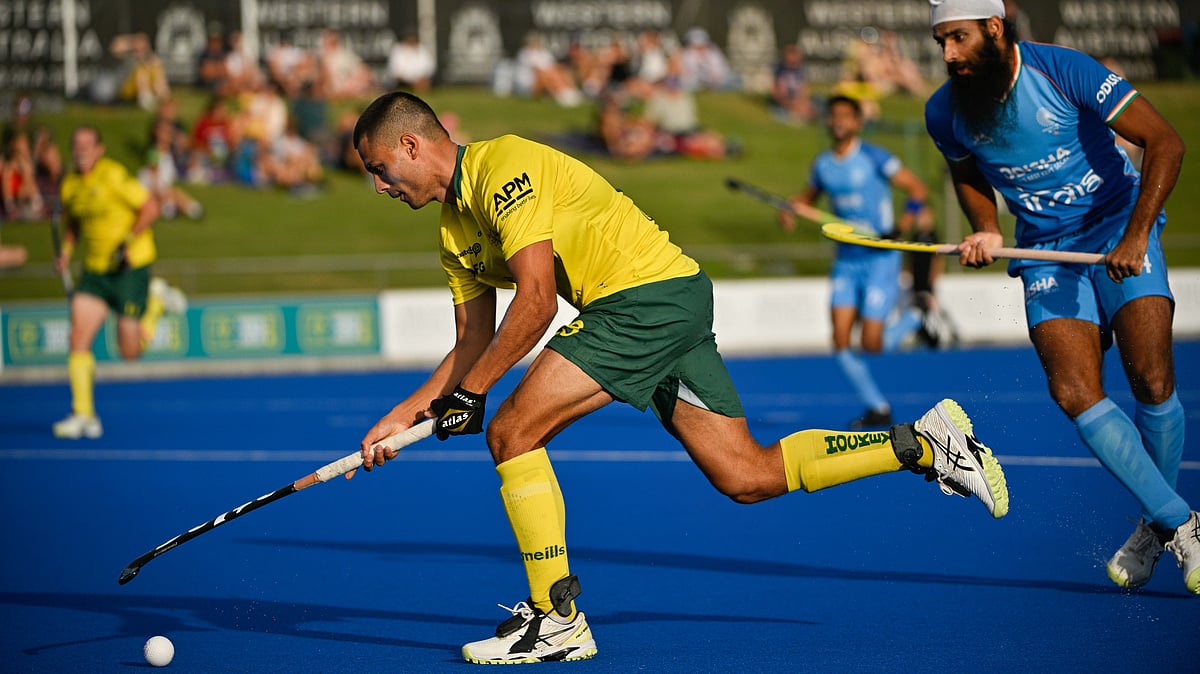 Despite India's efforts, it was Australia that seized an early advantage in the match.  - Johan Schmidt