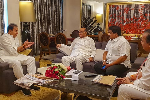 Sharad Pawar met Vikas Thakre