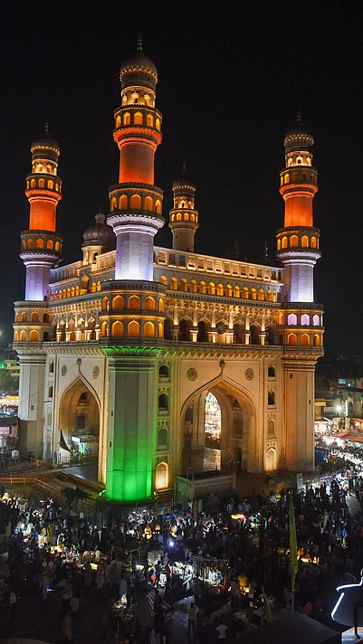 PTI%20%3A%20Eid%20prearations%20in%20Hyderabad