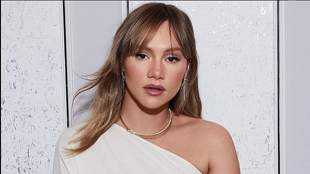 Suki Waterhouse Reveals Gender Of Her Newborn Baby During Coachella Gig