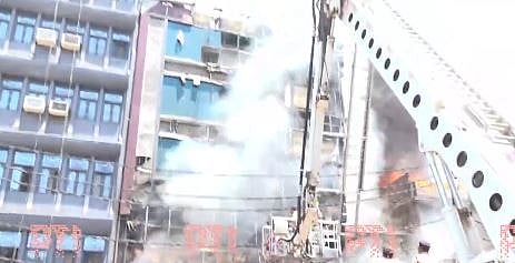 X/@PTI_News : Visual from the spot in Patna where the fire incident took place |