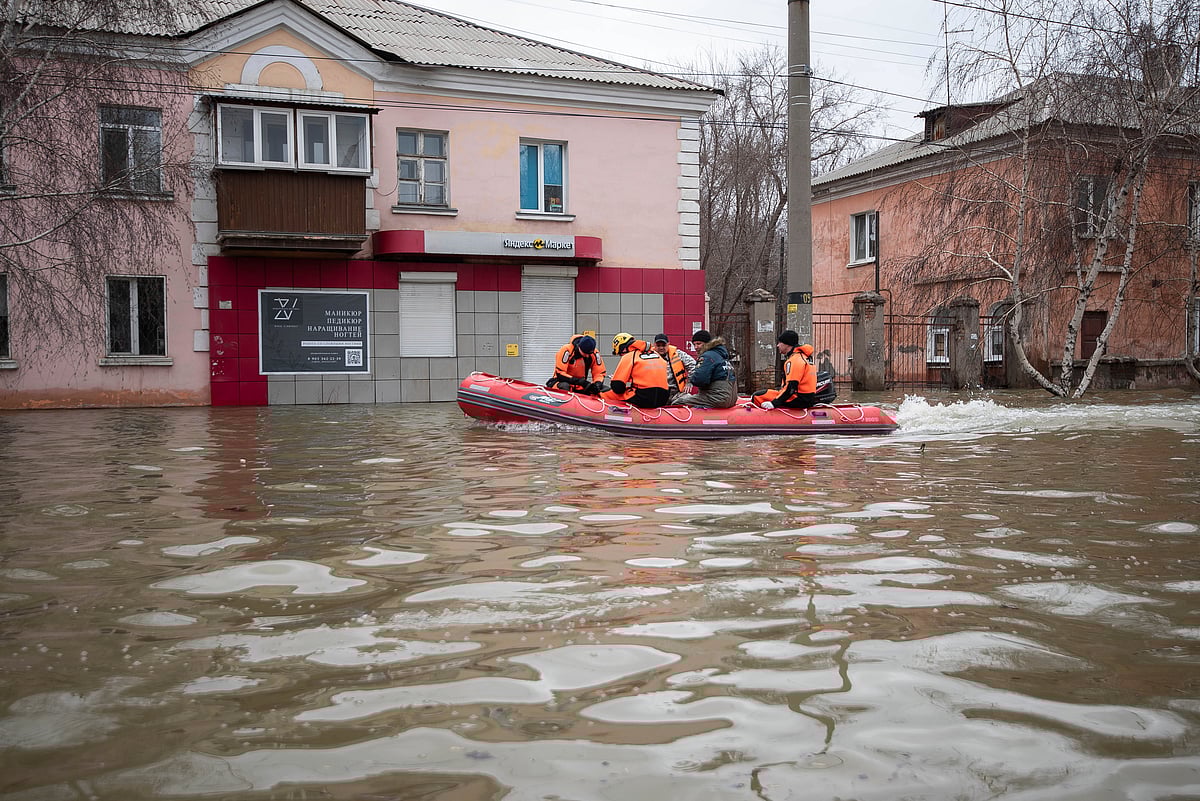 AP : The floods, caused by rising water levels in the Ural River, forced over 4,000 people, including 885 children, to evacuate the Orenburg region