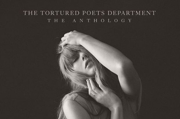 @taylorswift/ Instagram