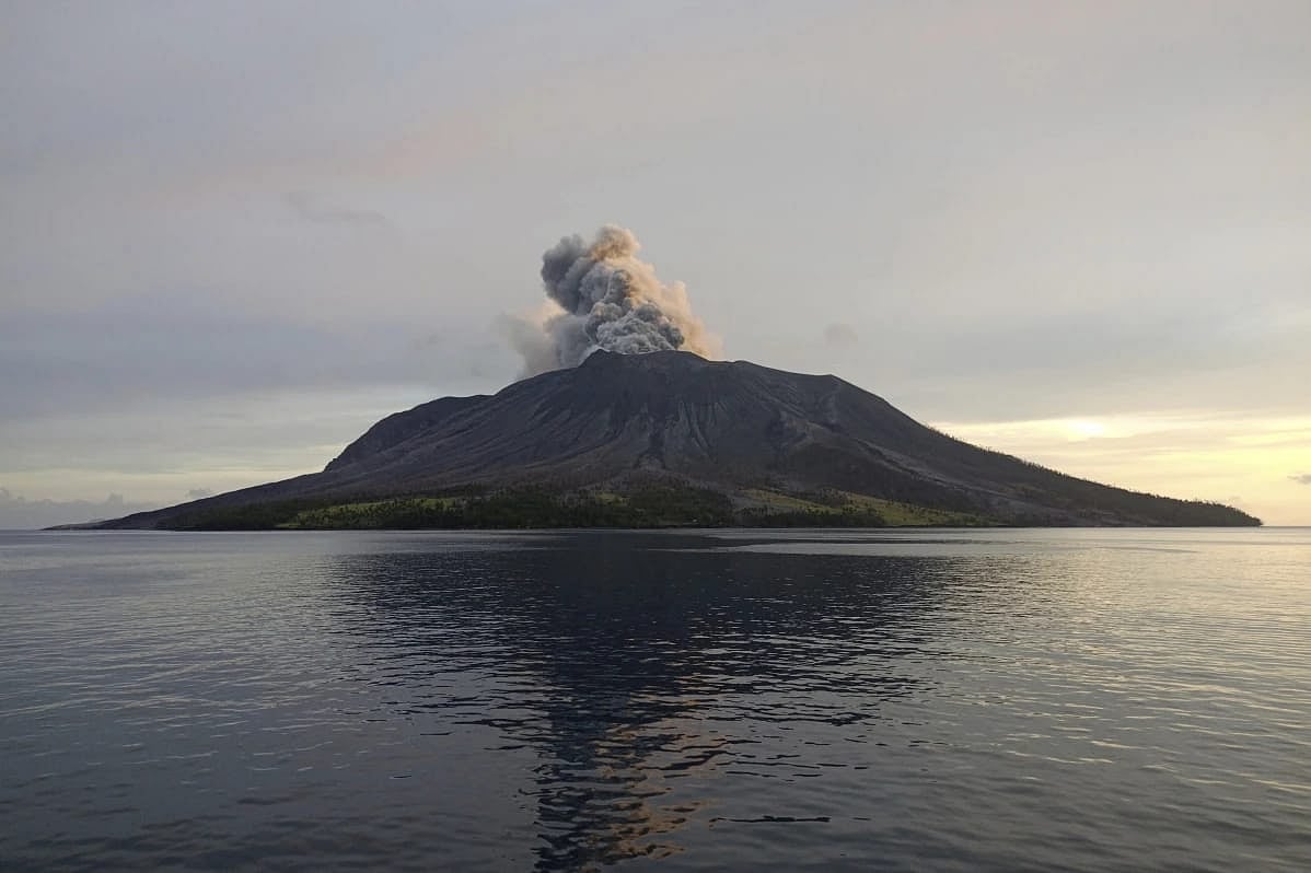AP : Volcanic Eruptions in Mount Ruang
