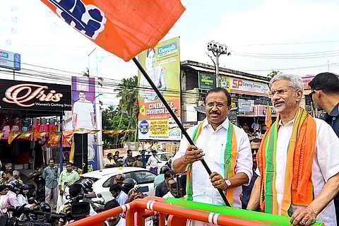 V. Muraleedharan campaigns for LS polls