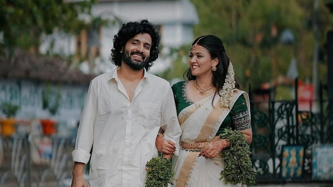 Instagram : Aparna Das and Deepak Parambol 