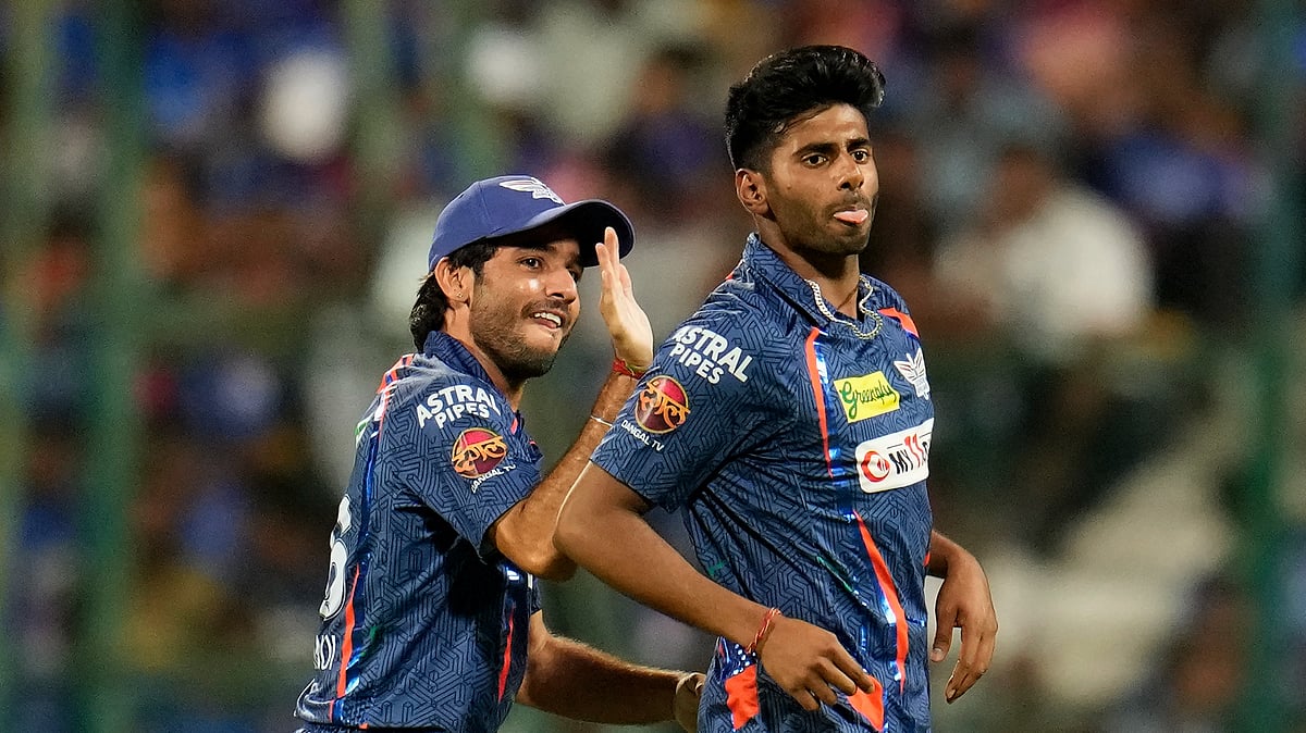 AP Photo/Aijaz Rahi : Lucknow Super Giants' Mayank Yadav