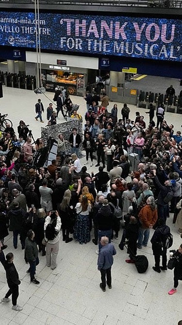 Fans Celebrate ABBA’s Win With ‘Waterloo’