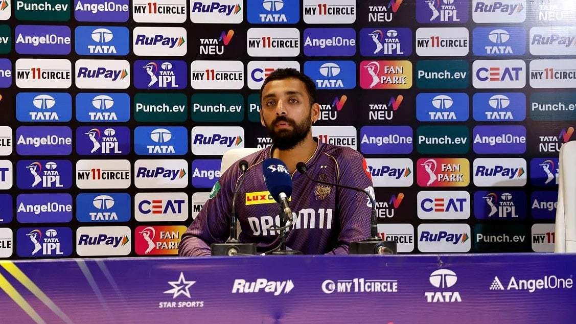 IPL/BCCI : Varun Chakravarthy's tight bowling against Delhi Capitals propelled Kolkata Knight Riders towards victory.