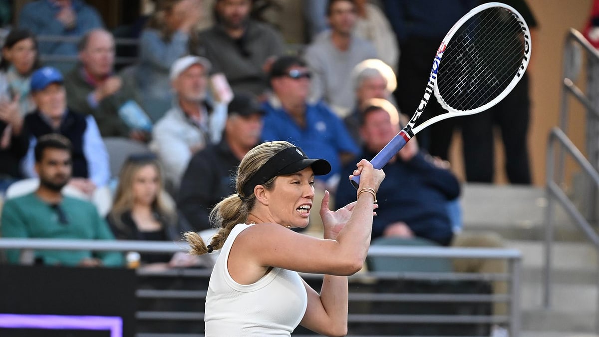 X/ @CharlestonOpen : Danielle Collins wins her 2nd match of the day, defeating compatriot Stephens to storm into the quarterfinals!