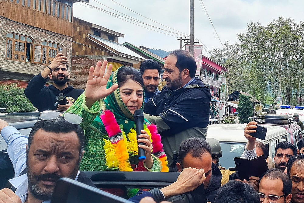 Photo: PTI : Mehbooba Mufti roadshow