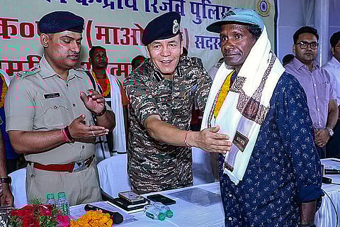 Maoist rebels surrender in Jharkhand