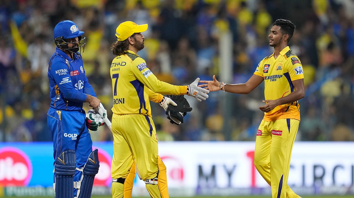 AP Photo/ Rafiq Maqbool : CSK's Matheesha Pathirana called MS Dhoni his cricketing father.