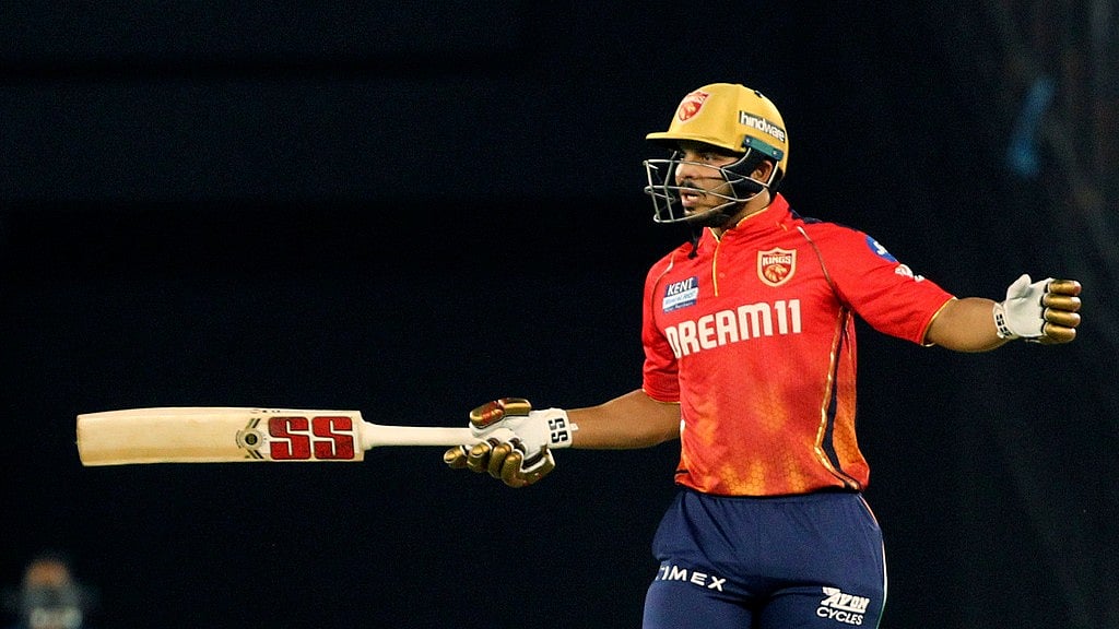 (AP Photo/STR) : Punjab Kings' Ashutosh Sharma asks the umpire for a wide ball decision during the Indian Premier League cricket match between Gujarat Titans and Punjab Kings in Ahmedabad, India, Thursday, April 4, 2024. 