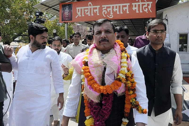 Sanjay Singh visits Hanuman Mandir