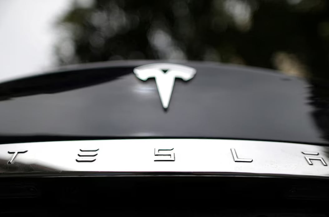 Reuters : Tesla Layoffs