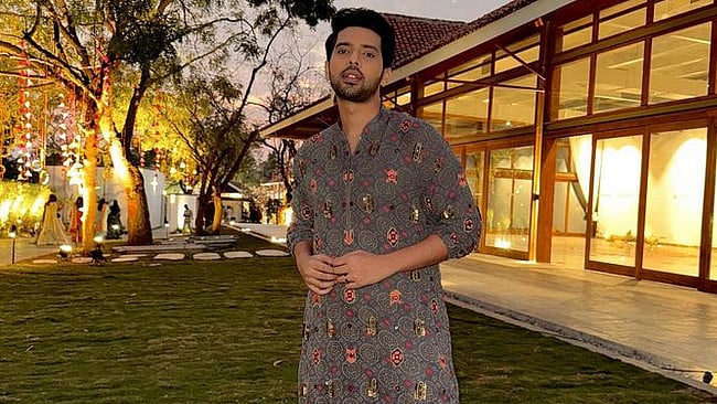 Instagram : Armaan Malik