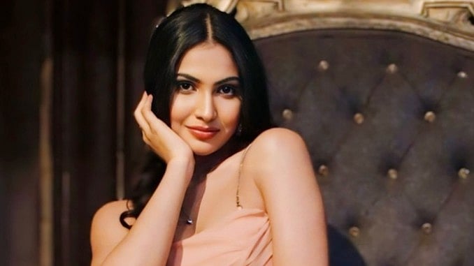 Instagram : Naqiyah Haji