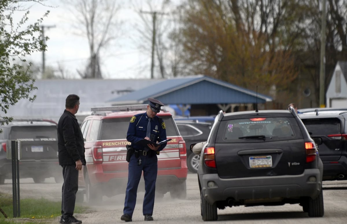 AP : An 8-year-old girl and her 5-year-old brother died at the scene in the crash