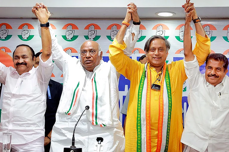 The meeting, which also focused on strategy for the 2026 Kerala Assembly elections, saw the Congress leadership issue a stern warning to its members. - Photo: PTI