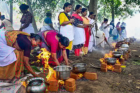 Devotees offer Pongala in Trivandrum