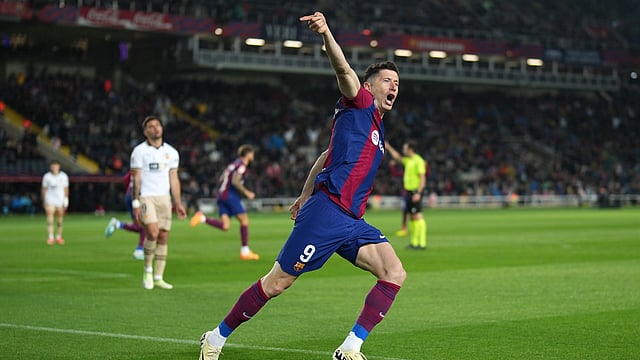 Barcelona 4-2 Valencia: Lewandowski Hat-Trick Powers Barca To Gritty Win