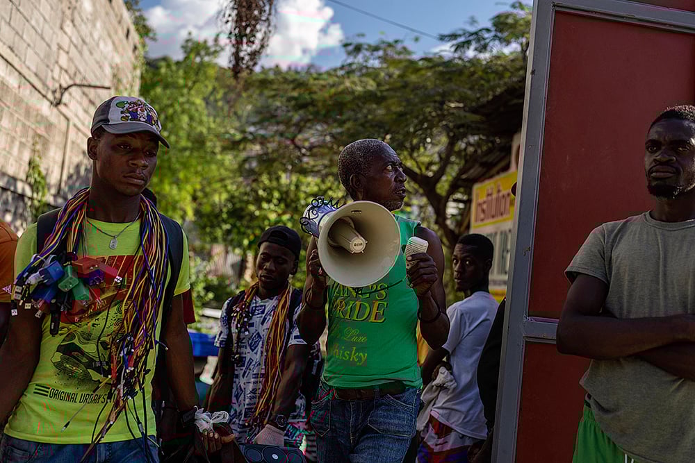 | Photo: AP/Ramon Espinosa : Haiti Survival Mode