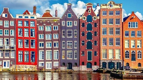Amsterdam Says No To Overtourism: Announces Tourist Limits, Bans New Hotels And More