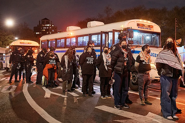 Pro-Palestinian Protest in New York - | Photo: AP/Andres Kudacki