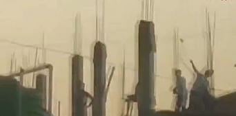 X/@PTI_News (Video Screengrab) : People throwing stones at the Ram Navami procession in West Bengal's Murshidabad |