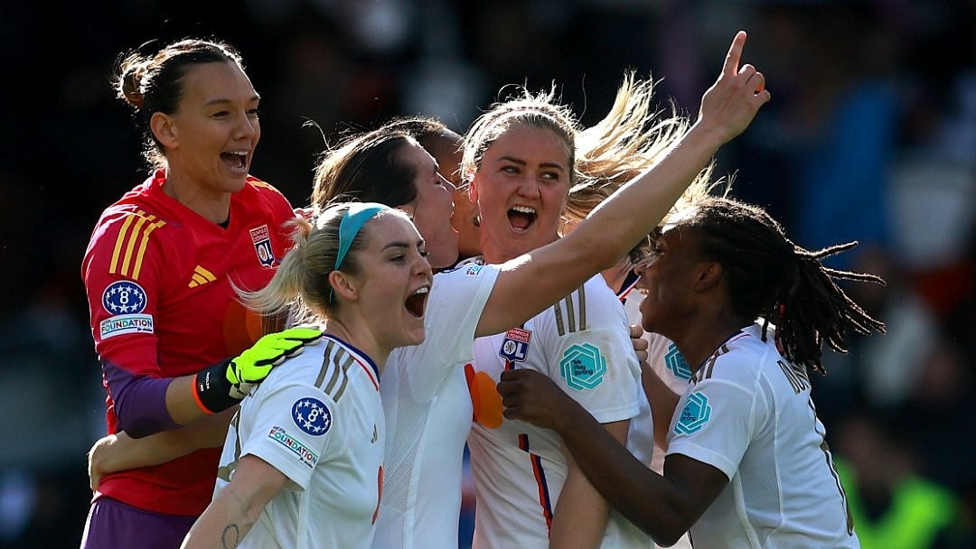X/@UWCL : Lyon Women after semifinal win over PSG