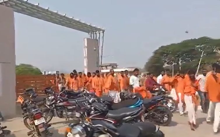 Screen grab from video posted on X/@vijaythottathil
 : The objection by the correspondent and principal even reportedly led to a mob vandalising the school and manhandling its staff.

