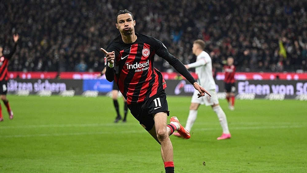 Eintracht Frankfurt is activating an option to buy striker Hugo Ekitike - Photo: Arne Dedert/DPA via AP