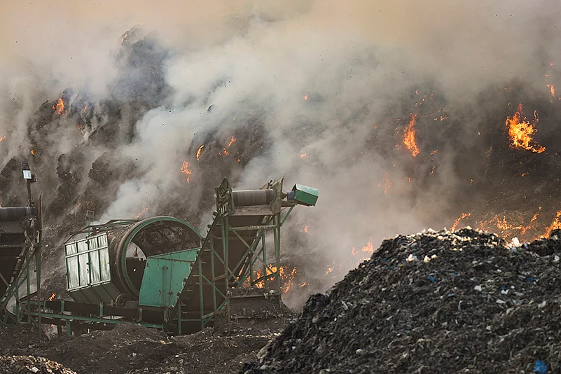 Fire at Ghazipur landfill site