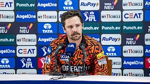 IPL/BCCI : SRH set a huge target of 287 runs, while Travis Head scored his first IPL Ton in just 39 balls