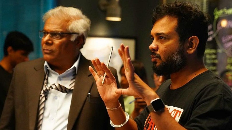 Instagram : Santosh Singh on the sets of 'Ranneeti'