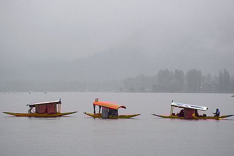 Weather: Rains in Srinagar