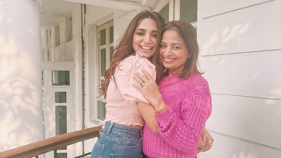 Instagram : Jiya Shankar with her mother