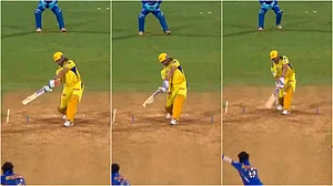 X/@IPL : Screenshots of MS Dhoni's sixes against Hardik Pandya in the last over