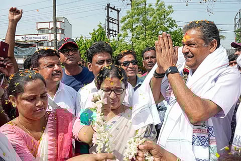 TMC candidate Kirti Azad campaigns for LS polls