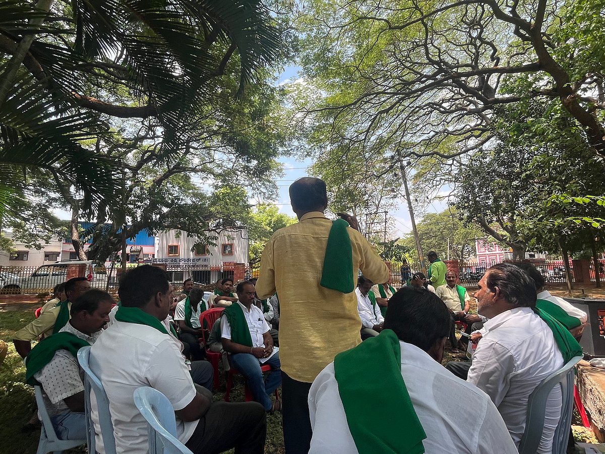 Anisha Reddy/Outlook : Farmers from South Karnataka gather near Kuvempu park in Mysuru ahead of polling in phase two to discuss ongoing water woes