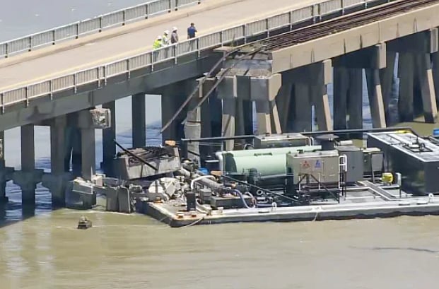 Pelican Island Bridge In Galvestone, Texas Hit By Barge - KPRC
