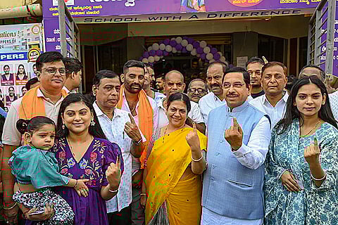 Pralhad Joshi votes for 3rd phase