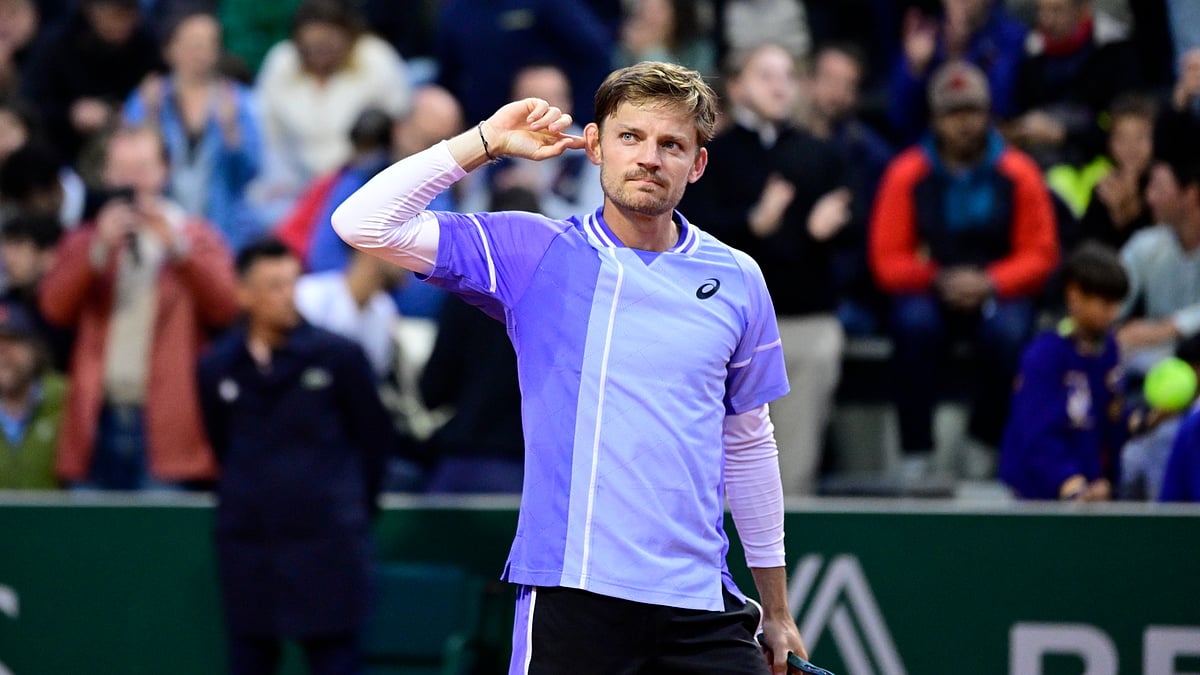 David Goffin taunts the crowd at Roland Garros.